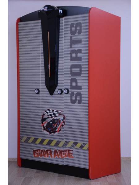 Шафа три-дверна з серії Автомобільні пристрасті